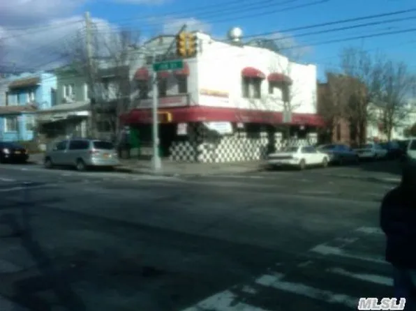 4021 108th St, Flushing, NY 11368