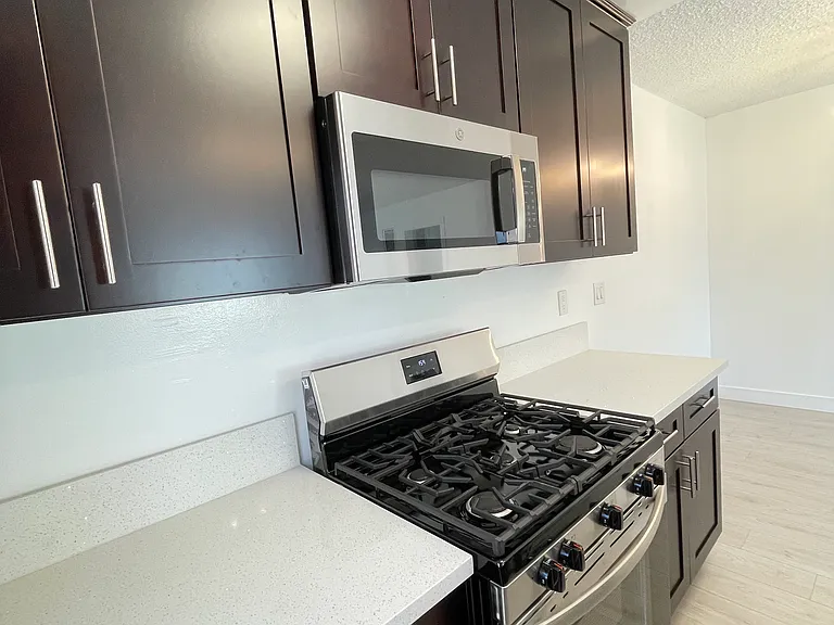 1125 Rexford Dr #12 — Photo 8