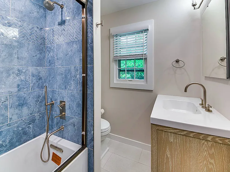 33 Richardson Ave — Photo 10