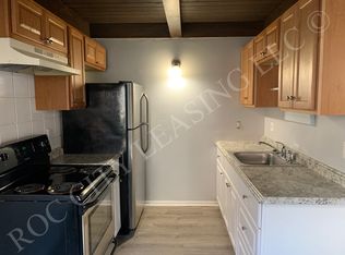 27 Twin Beeches Dr, Rochester, NY 14608