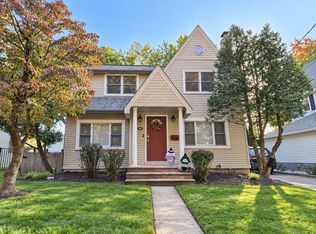 48 Park Ave, Cresskill, NJ 07626