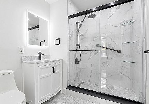 4th image of 11 Ten Eyck St APT 1A