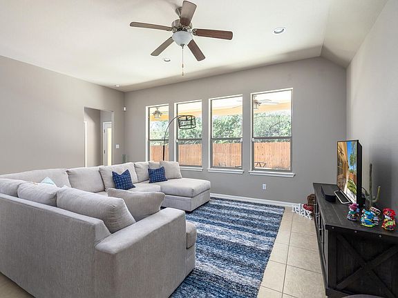 4th image of 2220 Lookout Range Dr