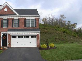 2100 Croghan Dr, Carnegie, PA 15106