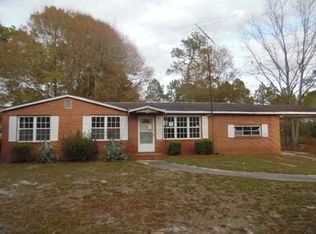 140 Bell Dr, Baxley, GA 31513