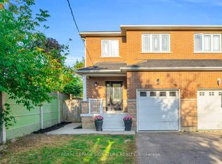 75 32nd St, Toronto, ON M8W3G5