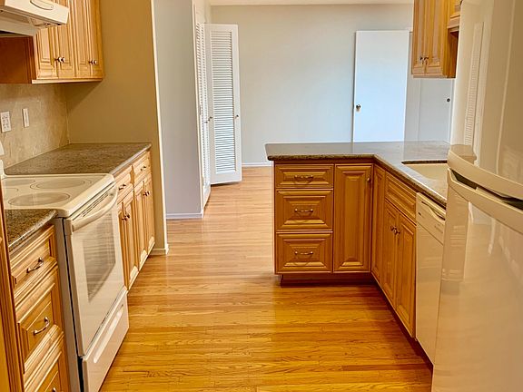 5th image of 125 Emma Ln
