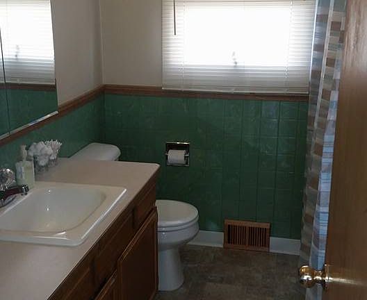 Main bathroom