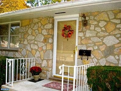 2nd image of 618 Cheswick Rd