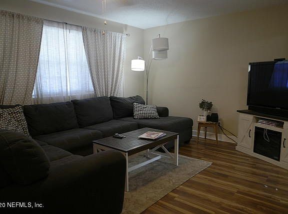 5th image of 3312 Lenczyk Dr W