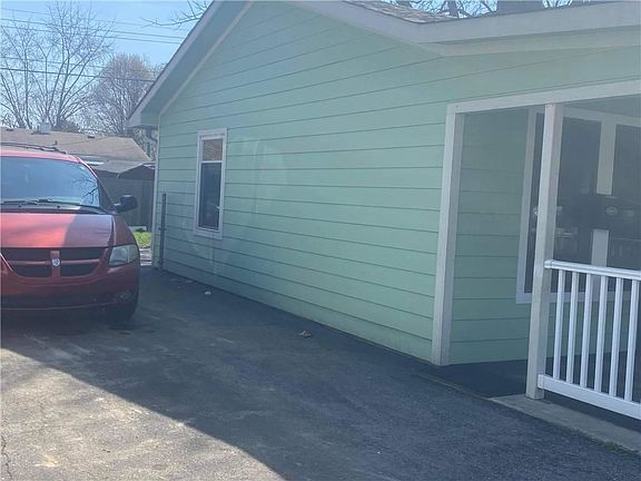 4th image of 3521 Brewer Dr