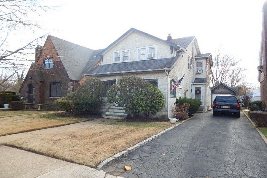 2nd image of 66 Lucille St