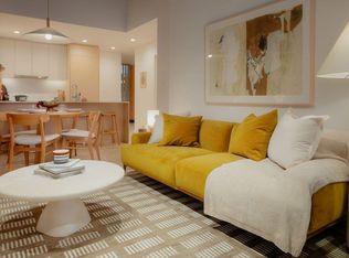 3633 Willingdon Ave #203, Burnaby, BC V5C 5E8