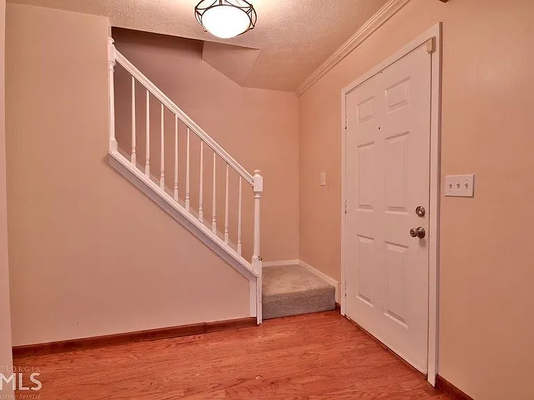 11180 Bramshill Dr — Photo 2