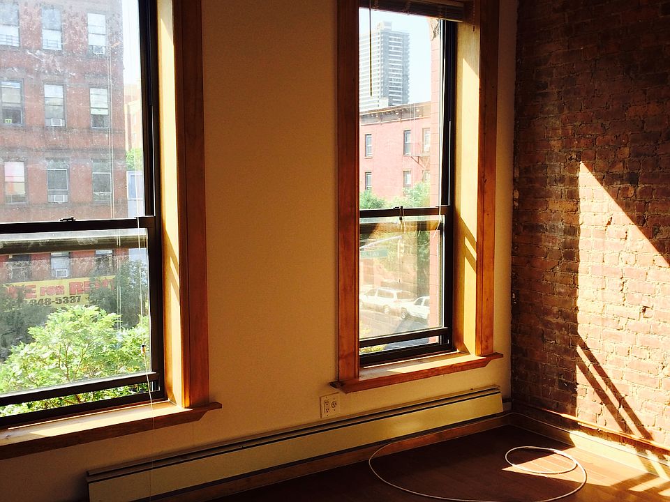 1st image of 2312 1st Ave APT 4N