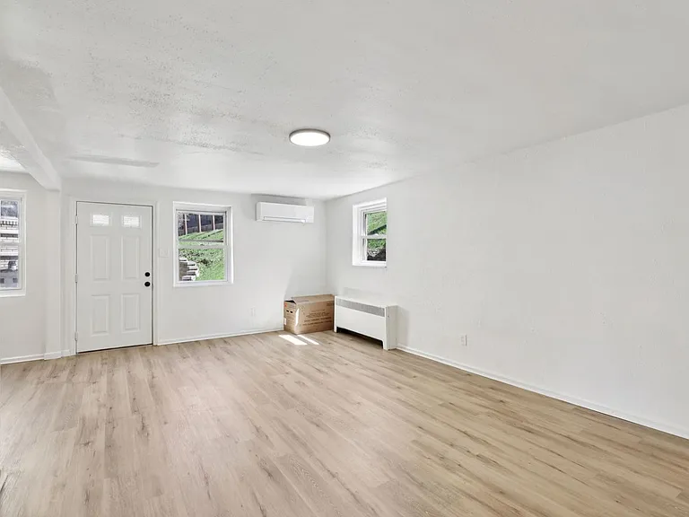 Charming 1, 2, and 3-Bedroom Townhomes in a Quiet Pittsburgh Neighborhood — Photo 9