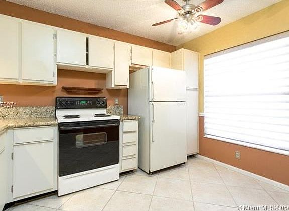 2nd image of 2725 Casita Way APT 212