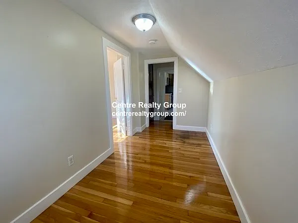 1 bed, 1.0 bath, 800 sqft, $2,000 — Photo 2