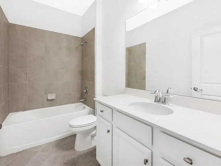 2672 Vine Ave — Photo 18