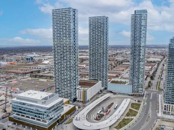 5 Buttermill Ave, Vaughan, ON