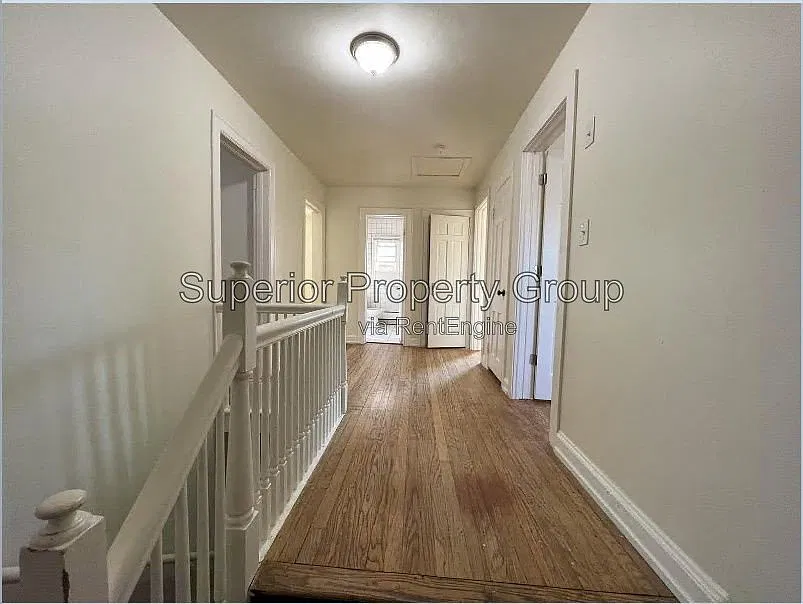 2 bed, 1.0 bath, 641 sqft, $1,200 — Photo 2