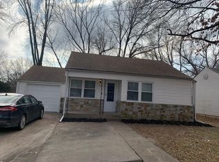 1019 NE 44th St, Kansas City, MO 64116