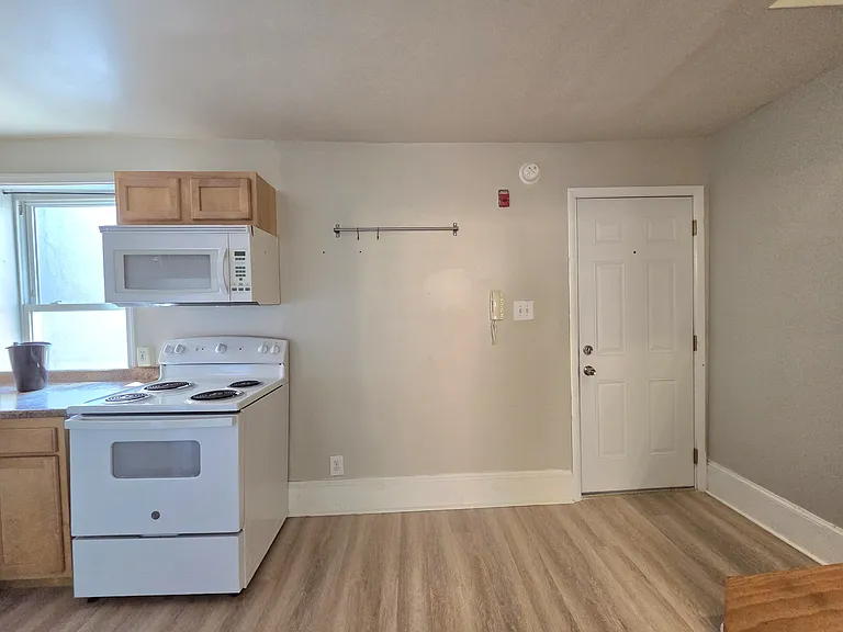348 S 16th St #3F — Photo 8