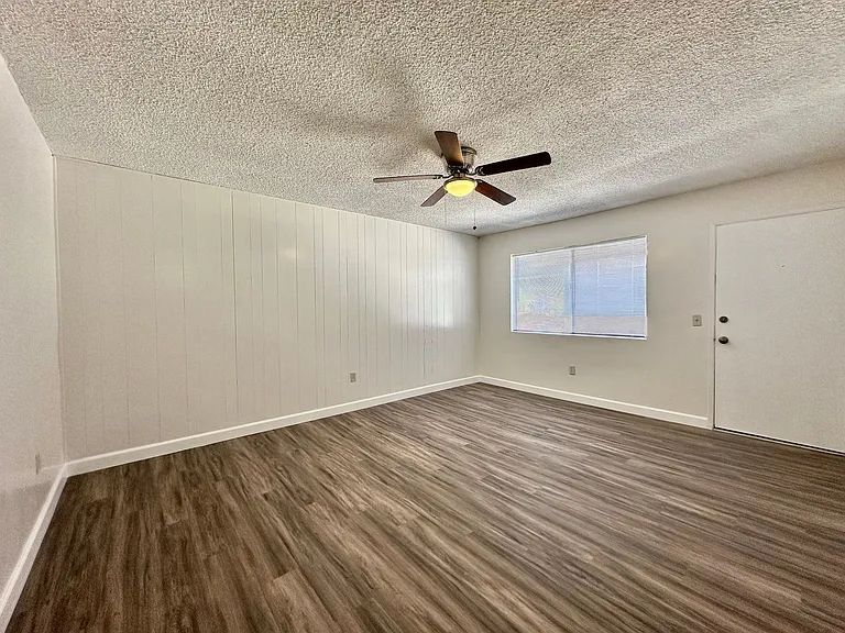 Palm Acres Apartments — Photo 4