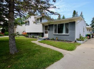 8372 Cappy Ln, Swartz Creek, MI 48473