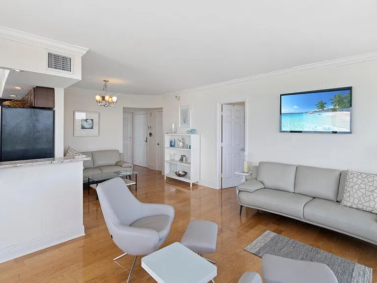 3554 Ocean Dr #1102 — Photo 9