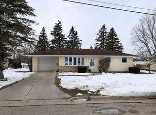 1214 Bittersweet Ln, Howards Grove, WI 53083
