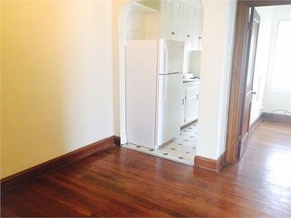 4th image of 800 Kanawha Blvd W #4
