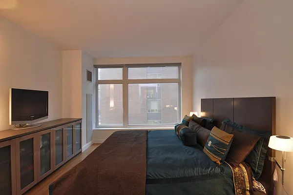 Rented by Corcoran | media 28