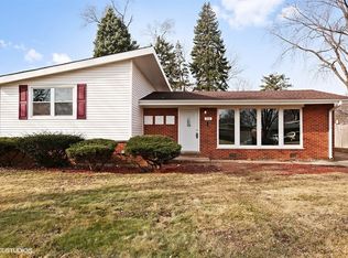 714 S Ahrens Ave, Lombard, IL 60148