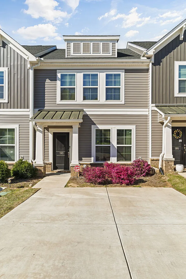 Charming Carolina Townhome — Photo 1