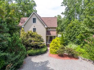 320 Holly Haven Rd, Weems, VA 22576