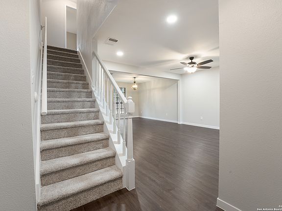 3rd image of 5715 HONEYGOLD DR