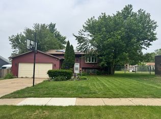 114 W Hawthorne Blvd, Mundelein, IL 60060