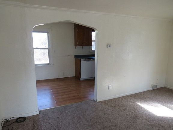 2nd image of 808 Lynda Ln