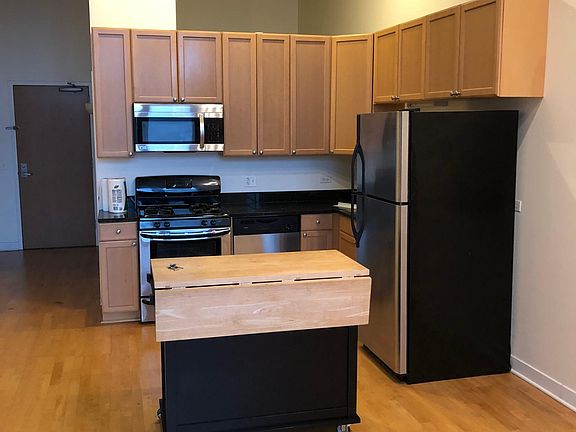 5th image of 320 E 21st St Unit 309