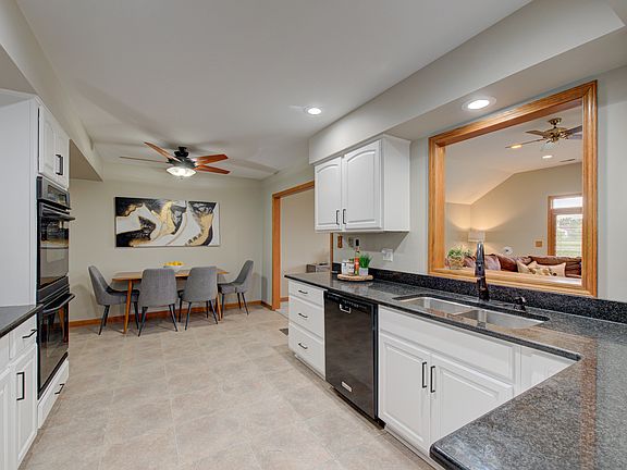5th image of 316 Cloverdale Ln