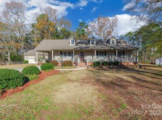 2676 Pineview Dr, Lancaster, SC 29720