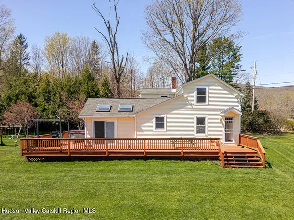 81 Black Grocery Road, Hillsdale, NY 12529