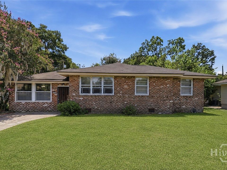 1st image of 2359 Pinetree Road
