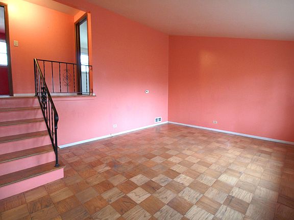 5th image of 6 E Pineview Dr