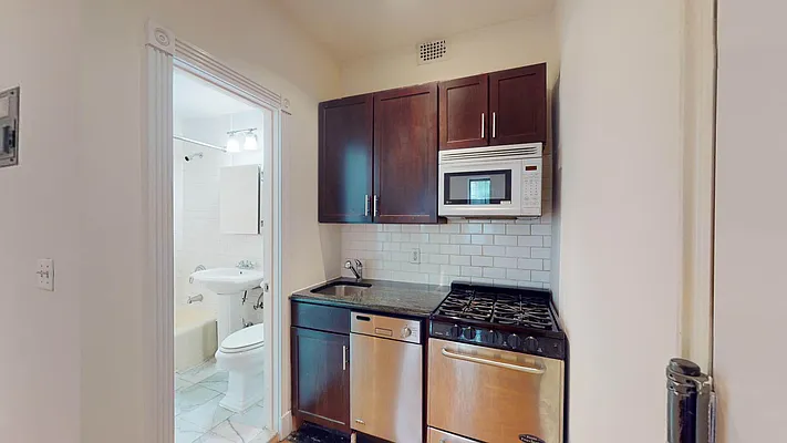 Rented by Bond New York | media 16