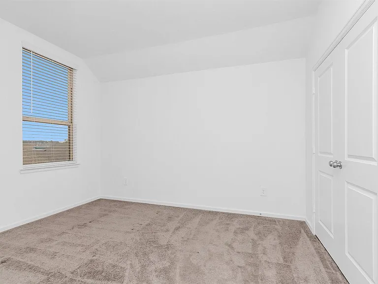 677 Royal Arch Dr — Photo 17