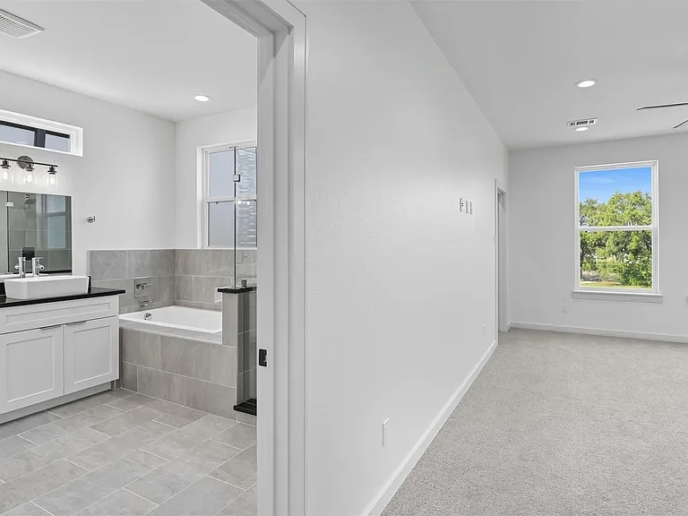 2929 El Fenice Ln — Photo 21