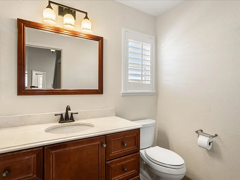 1002 Bay Terrace Dr — Photo 17