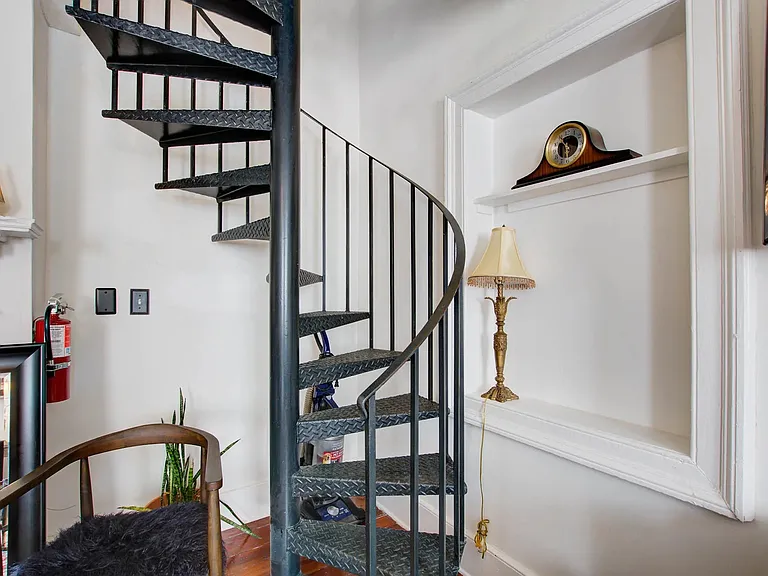 342 King St #B — Photo 17